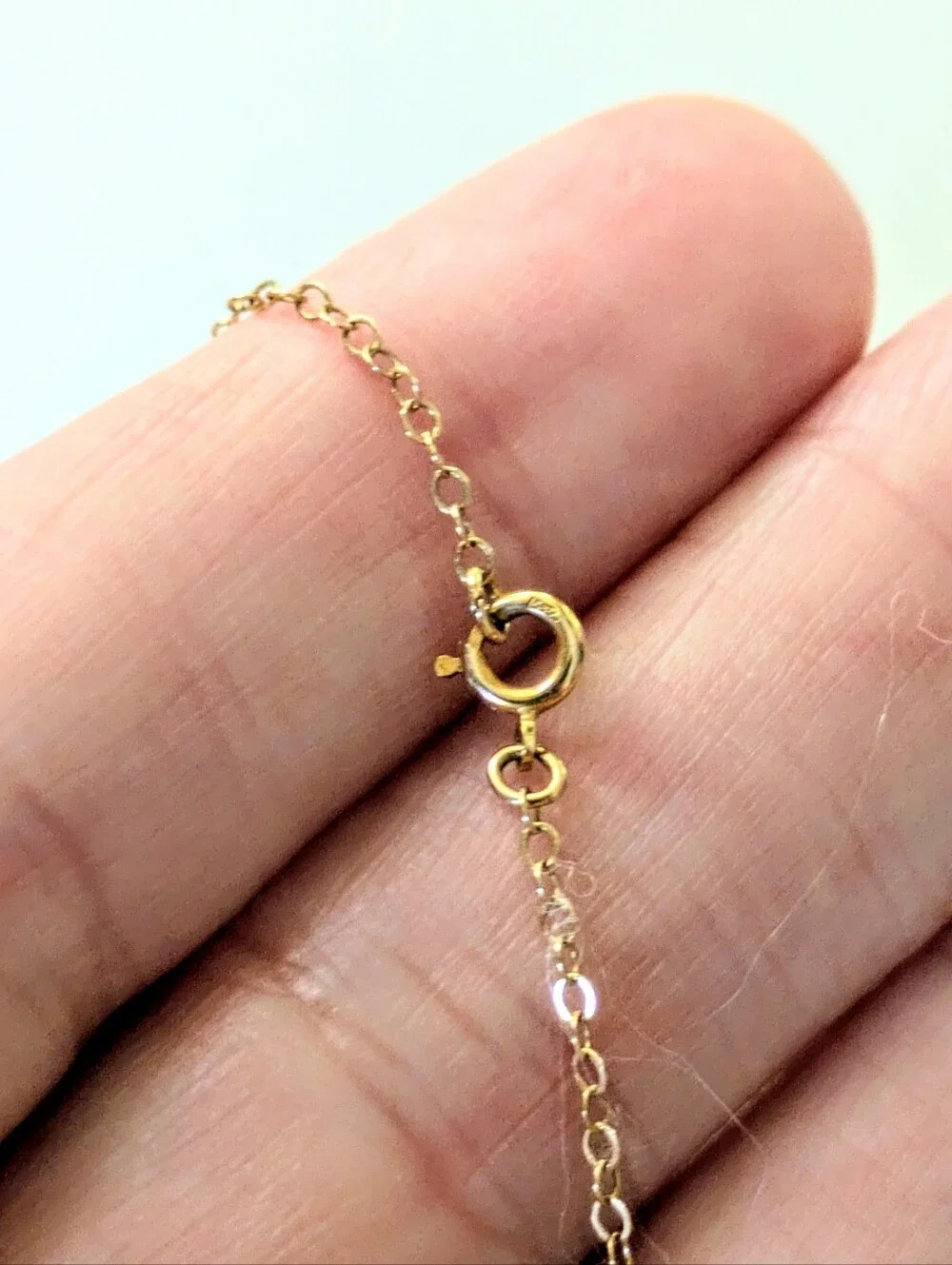 Adorable 14k Solid Yellow Gold LUV Script Pendant Choker Necklace 15.5